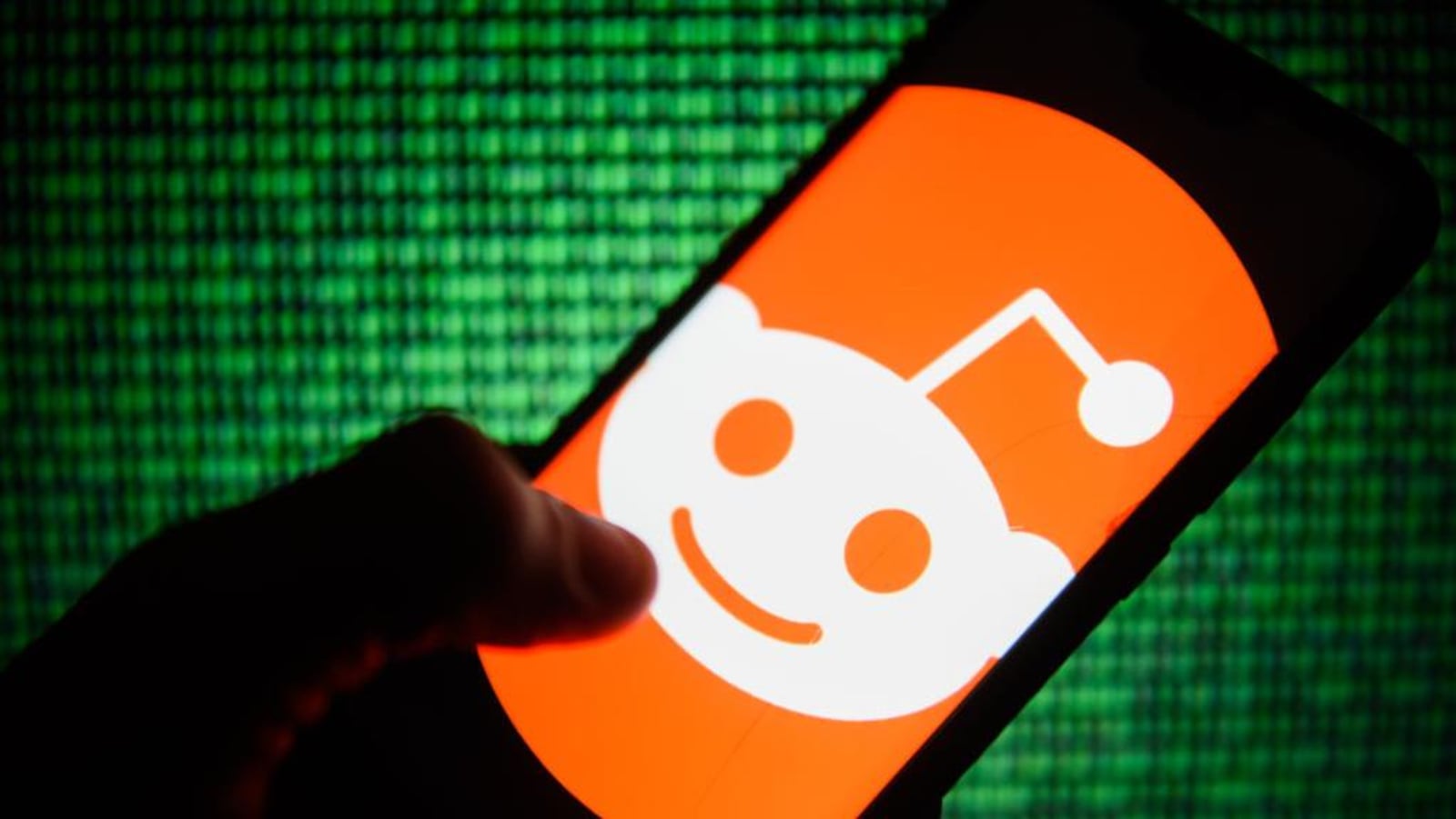 Le logo de Reddit sur l'écran d'un téléphone intelligent.