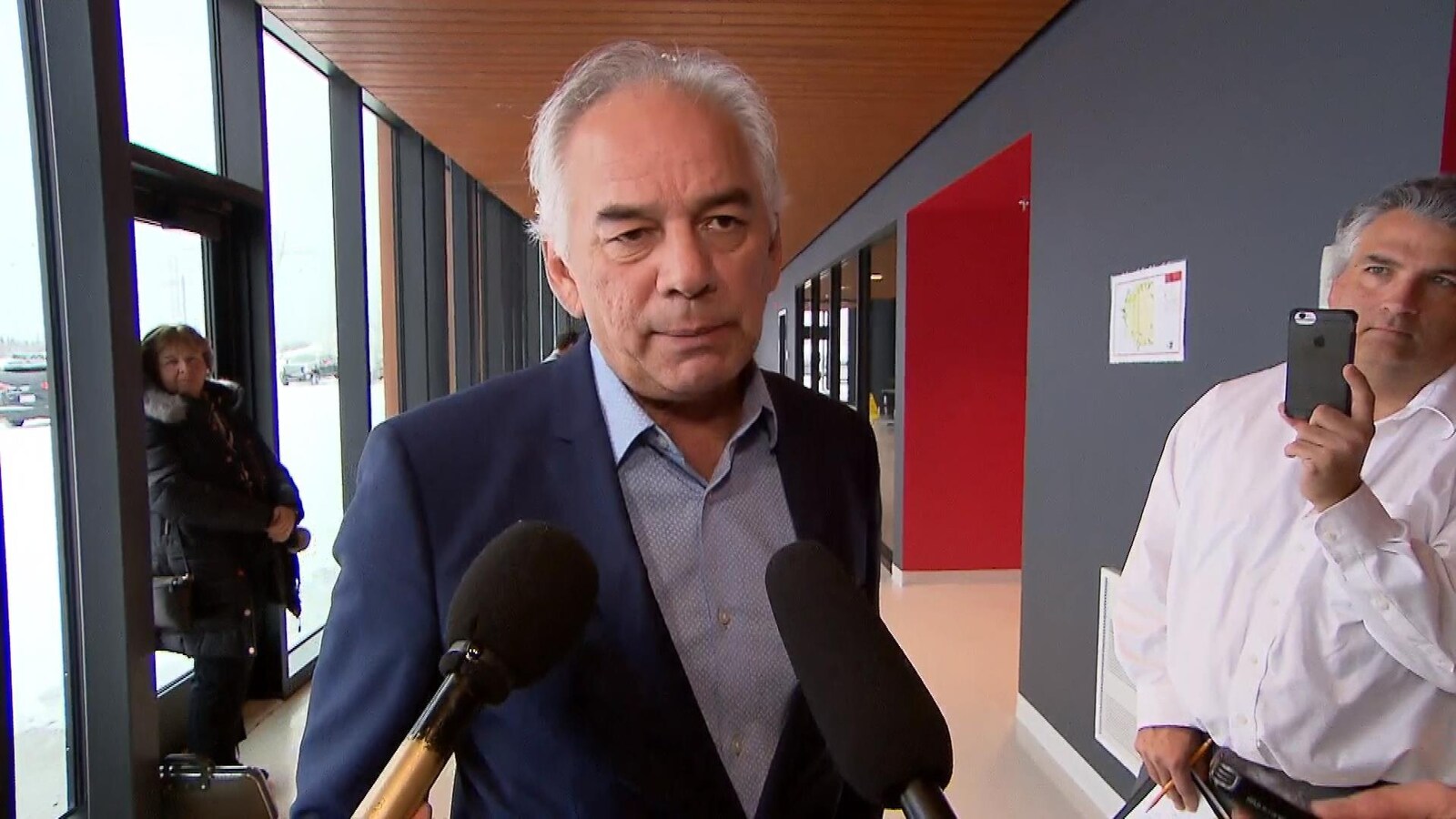 Ghislain Picard accorde une entrevue à la sortie de la rencontre avec François Legault.