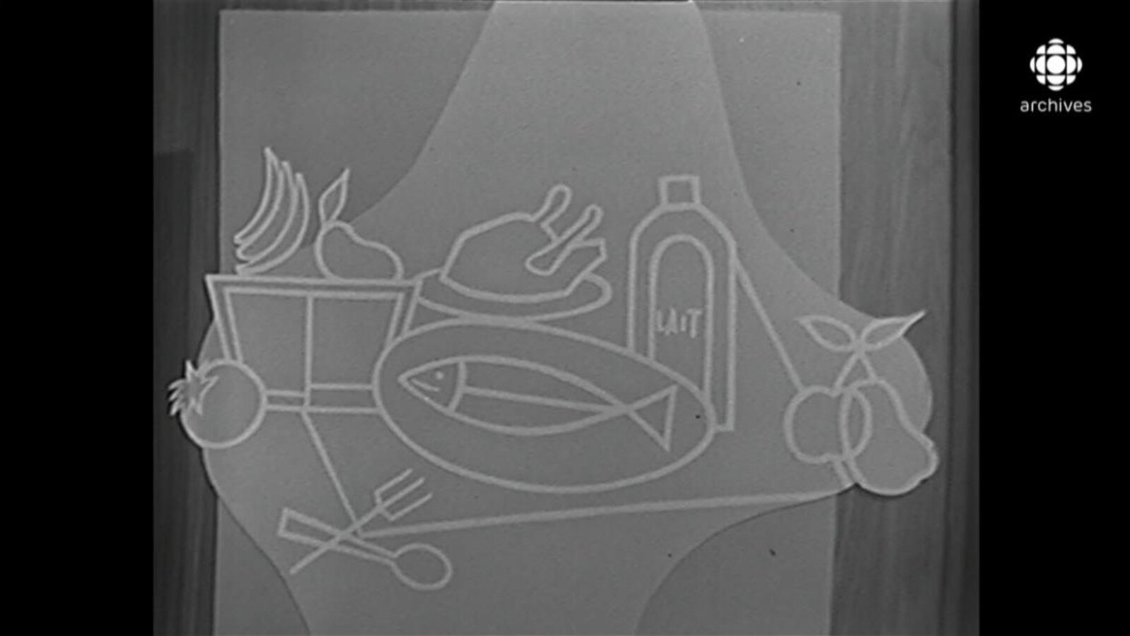 En noir et blanc, dessin représentant différents aliments : une corbeille de fruits, un poulet rôti, un poisson entier et une pinte de lait.