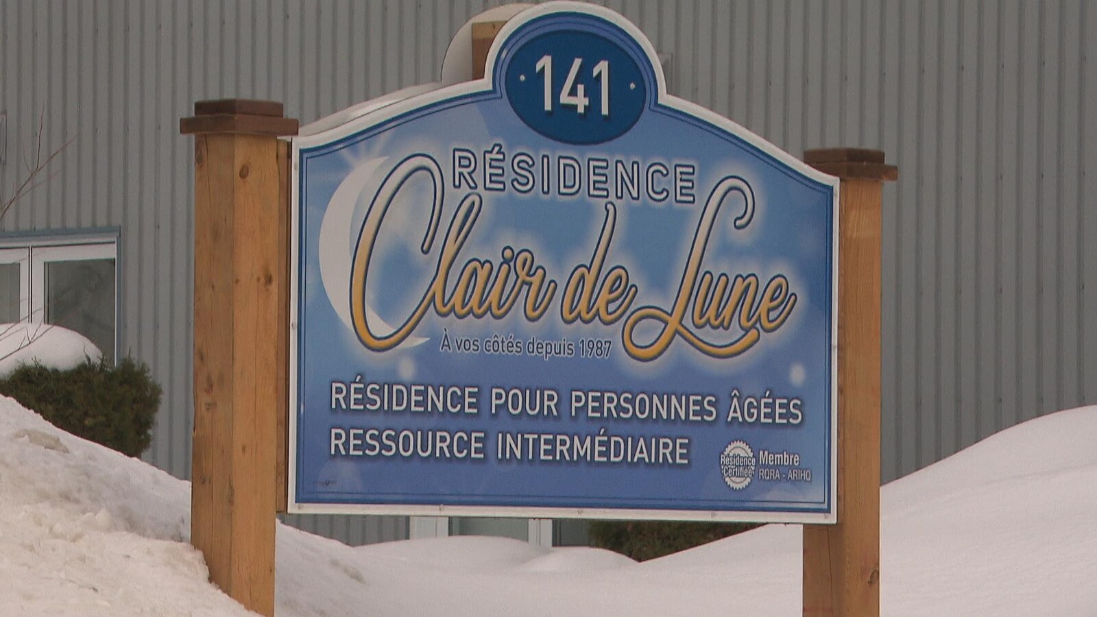 Affiche extérieure de la résidence Clair de lune.