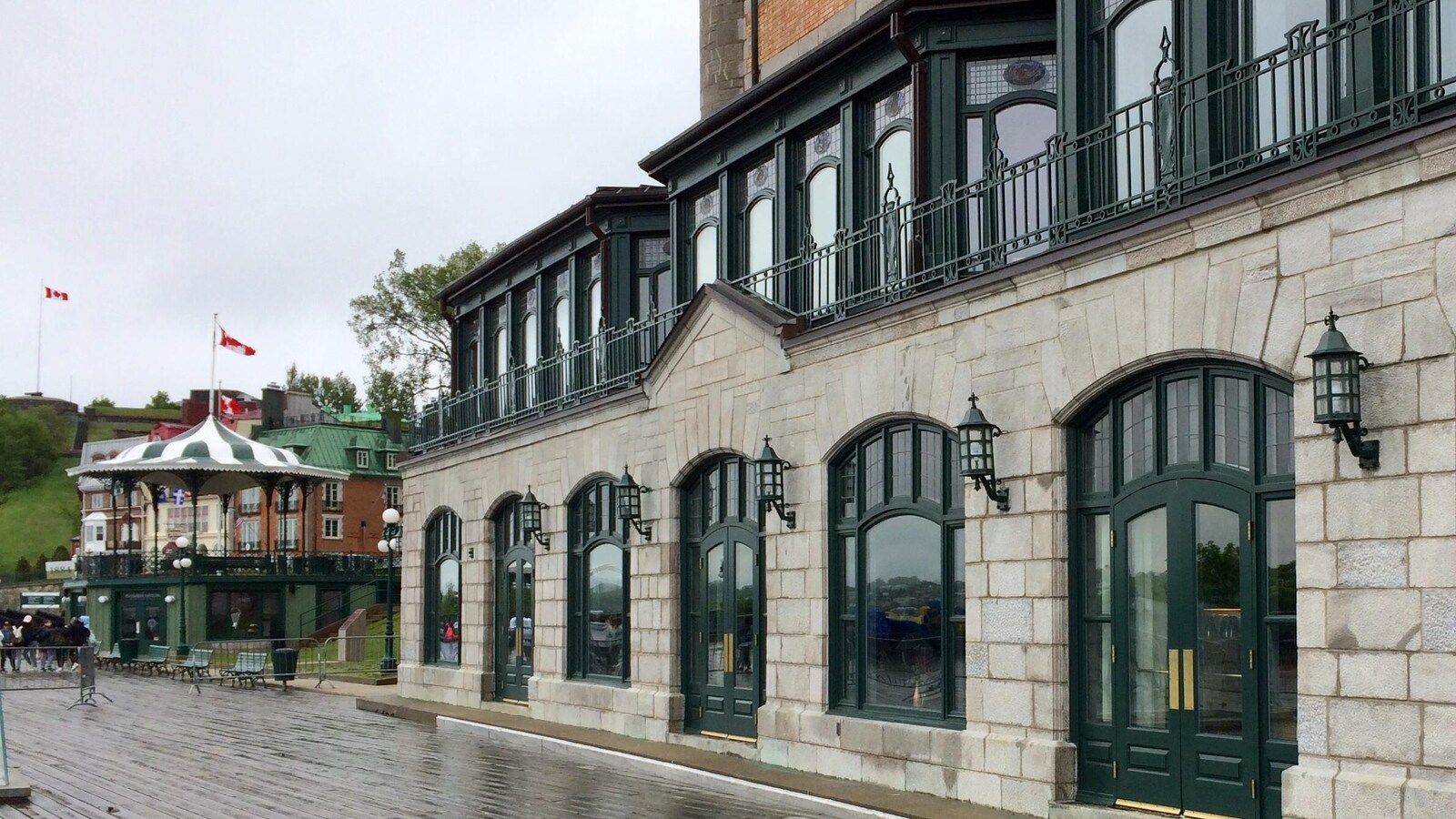 Le restaurant Place Dufferin