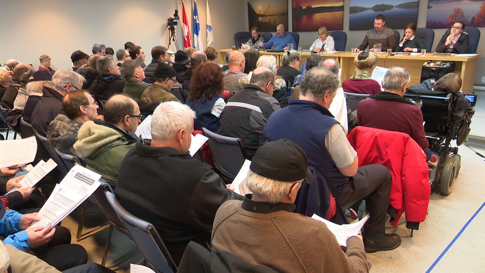 Une soixantaine de résidents étaient présents à la rencontre du conseil municipal de Témiscouata-sur-le-Lac.