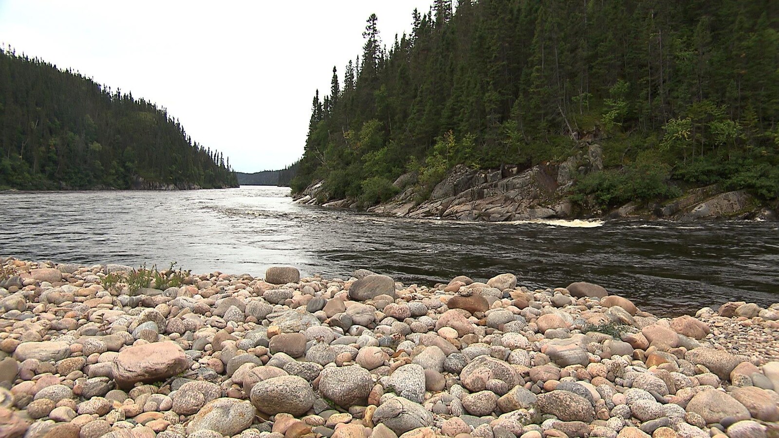 La rivière Moisie est réputée pour ses paysages magnifiques.