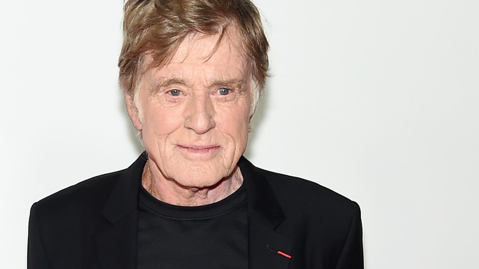 Robert Redford prend la pose sur le tapis rouge du film <em>The Old Man and The Gun</em> le 20 septembre.