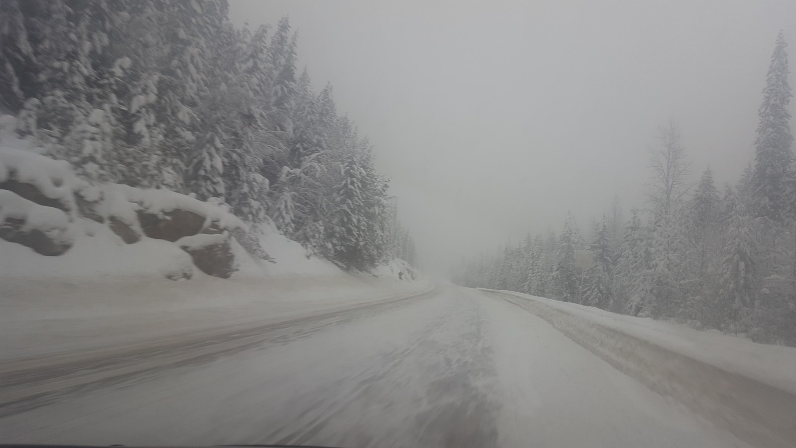 Une de la route lors de ma traversée des Rocheuses cet hiver.