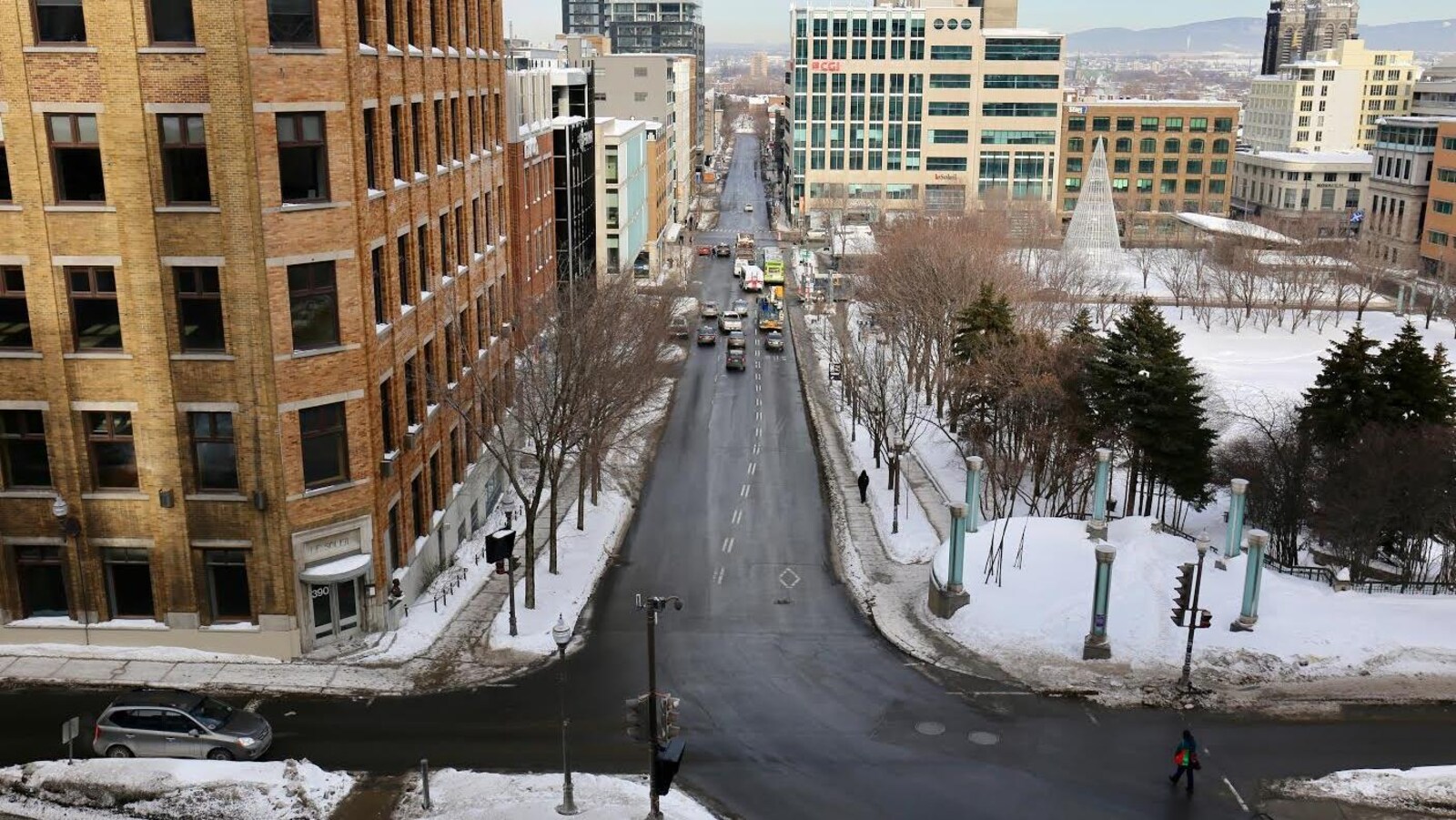 Le calme avant la tempête. La rue de la Couronne le 12 février 2019 au matin, vue de la Haute-Ville.