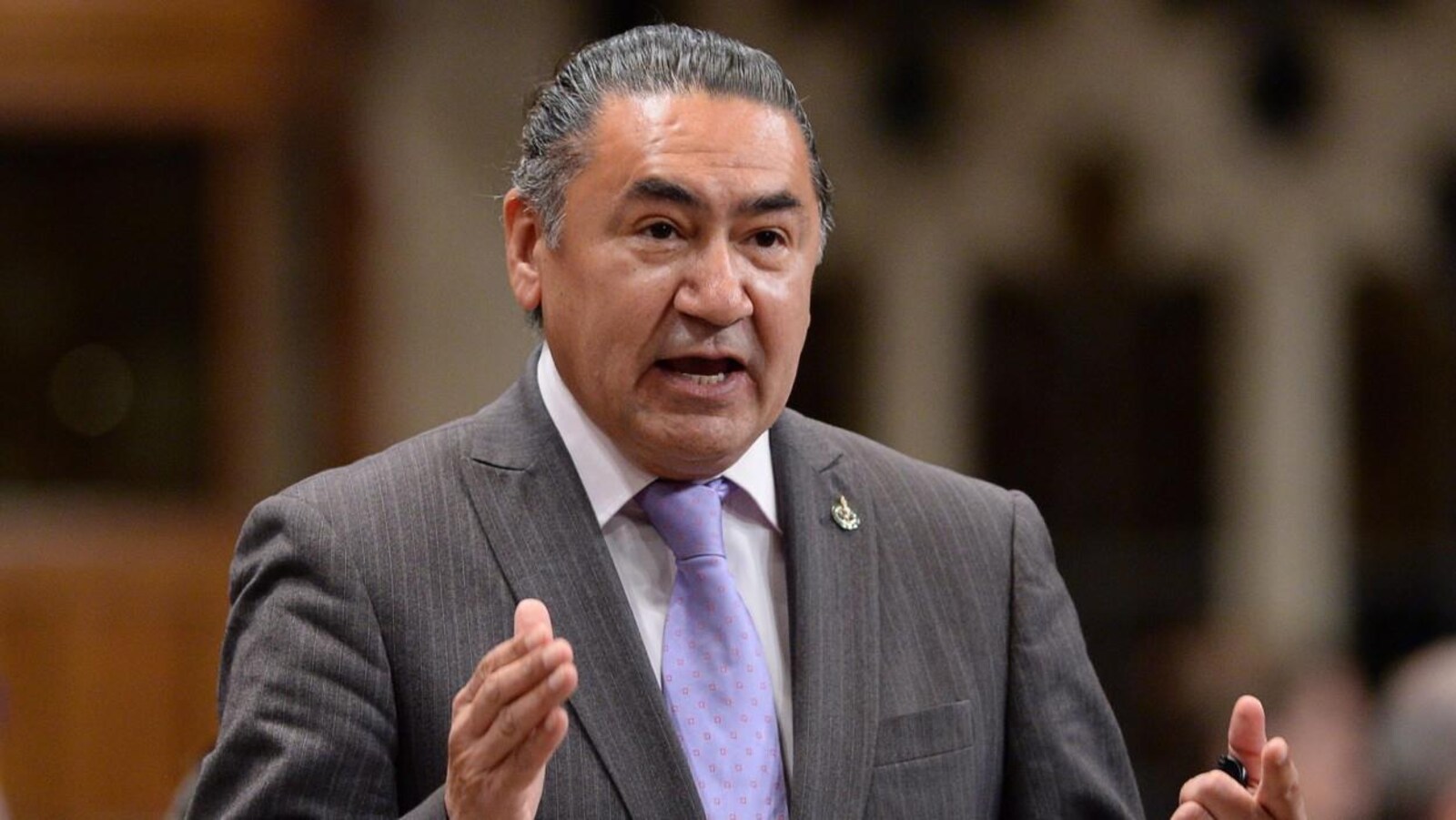 Le projet de loi C-262 de Romeo Saganash sur les Premiers Peuples reçoit l'appui du gouvernement.