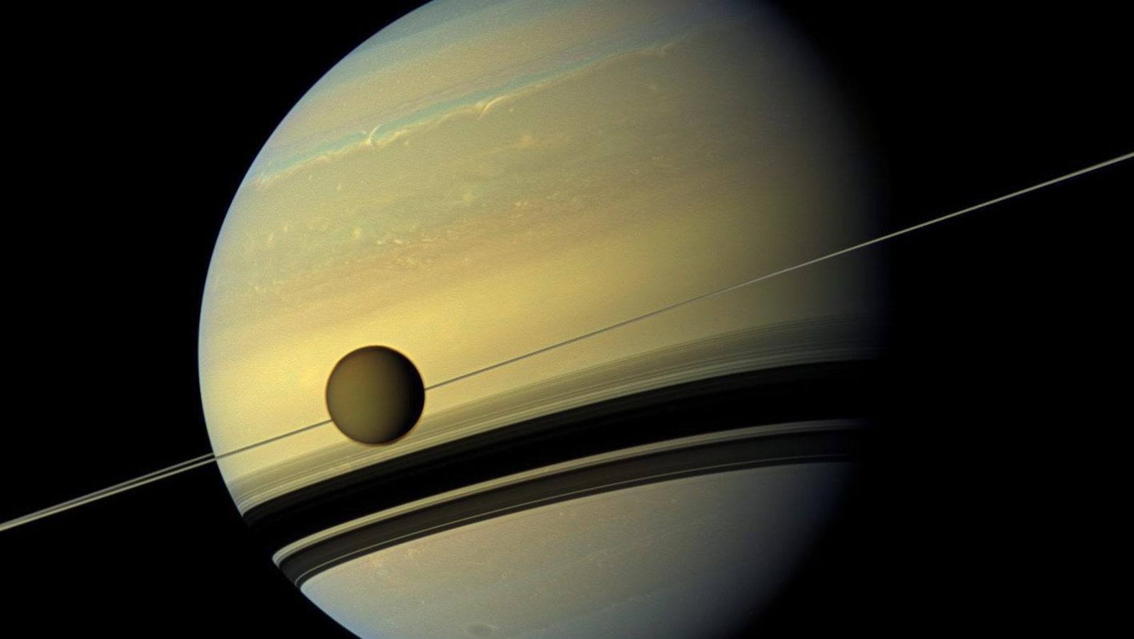 Titan, la plus grosse lune de Saturne