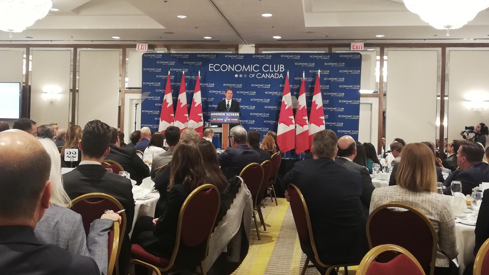 Le jeudi 16 mai 2019, le chef du Parti conservateur du Canada, Andrew Scheer, présentait sa vision économique du pays devant le Club économique du Canada.
