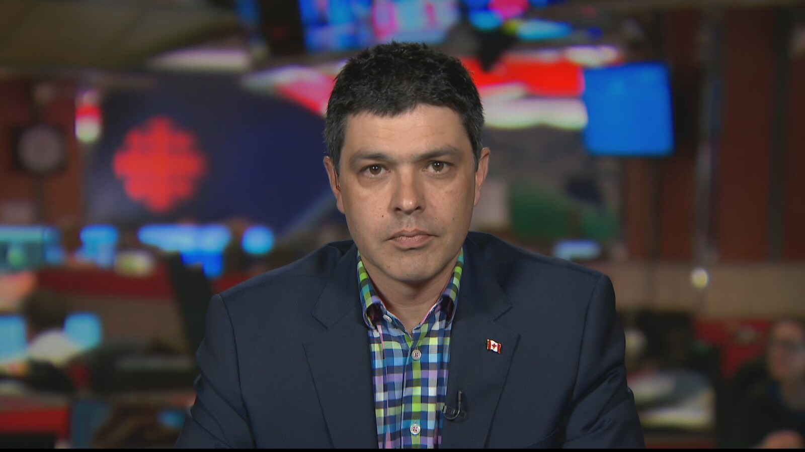 Le politicien fédéral en entrevue dans les studios de Radio-Canada.