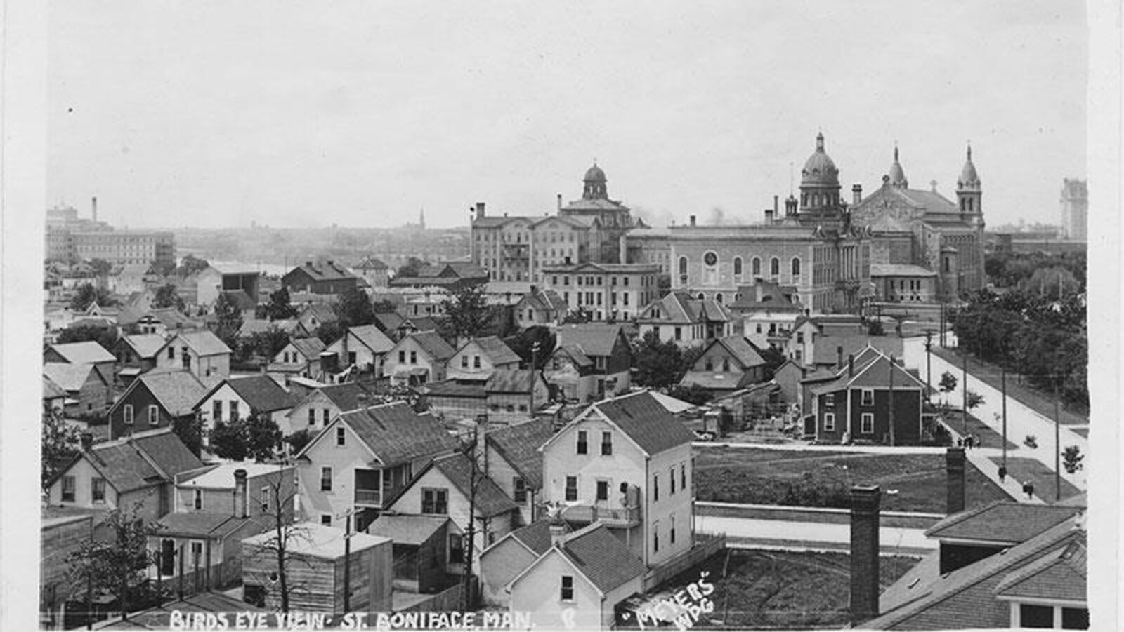Photo de la ville de Saint-Boniface dans les années 1920.