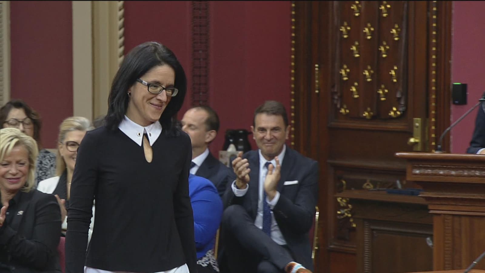Sonia LeBel à l'Assemblée nationale debout