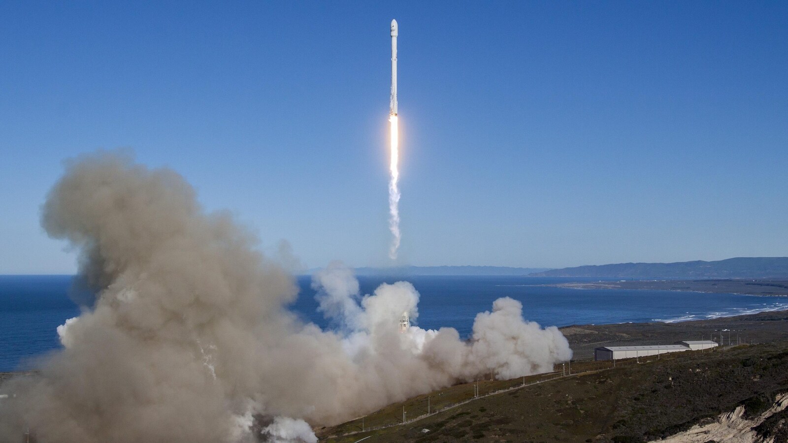 Une fusée de l'entreprise SpaceX a décollé samedi de la base aérienne de Vandenberg, en Californie.