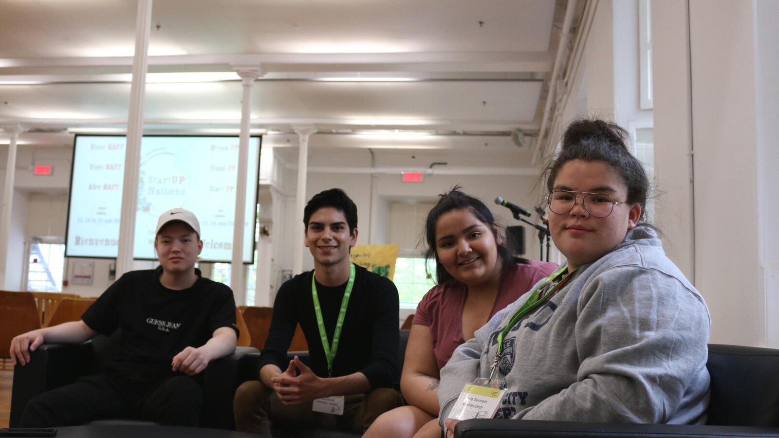 Zach Mckenzie, Yoan Déraps, Hayfa Dominique, Marie Germain sont des jeunes Autochtones réunis à l’Université Concordia à l’occasion du deuxième séminaire StartUP Nations.