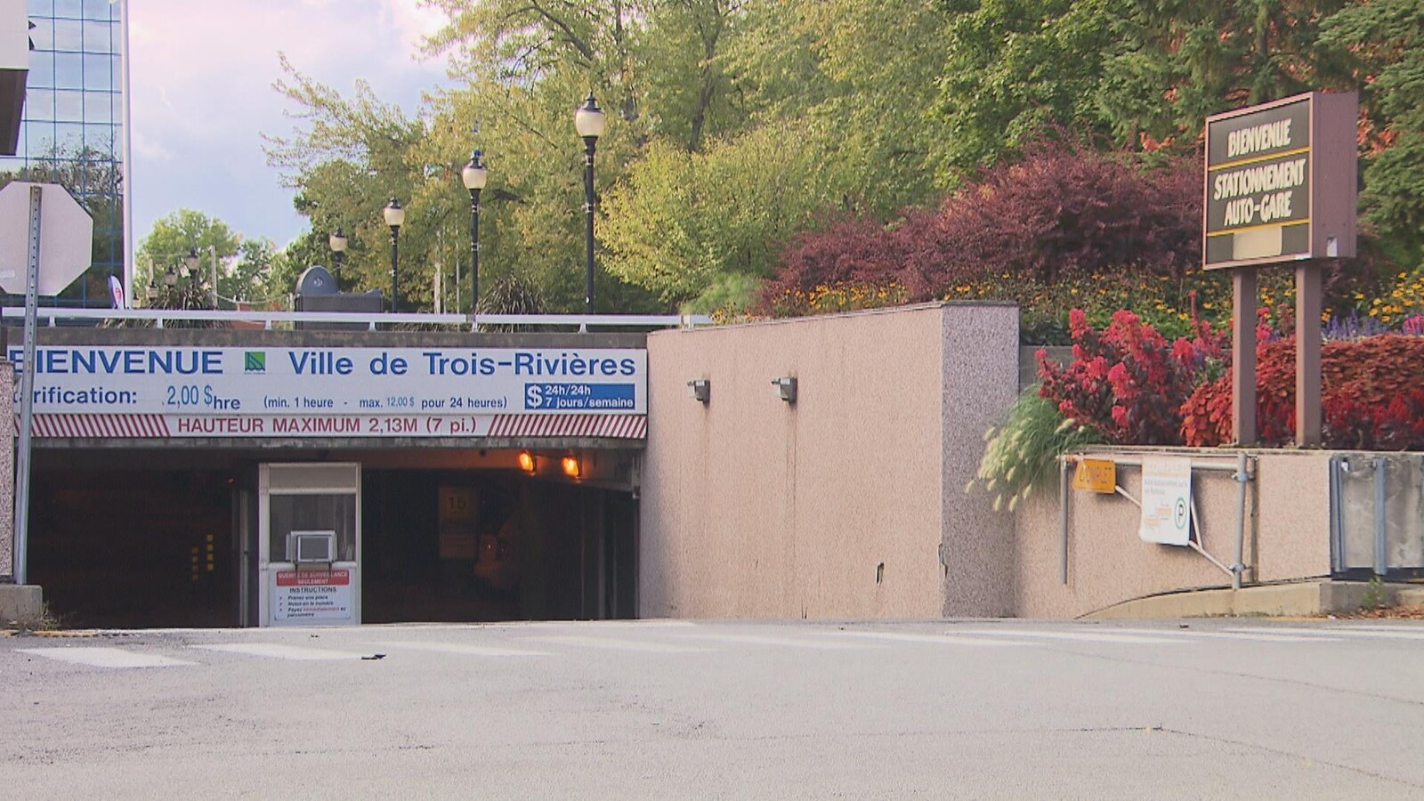 Entrée du stationnement sous-terrain