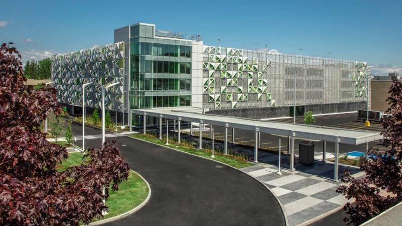 Une image du nouveau stationnement de 1500 cases.