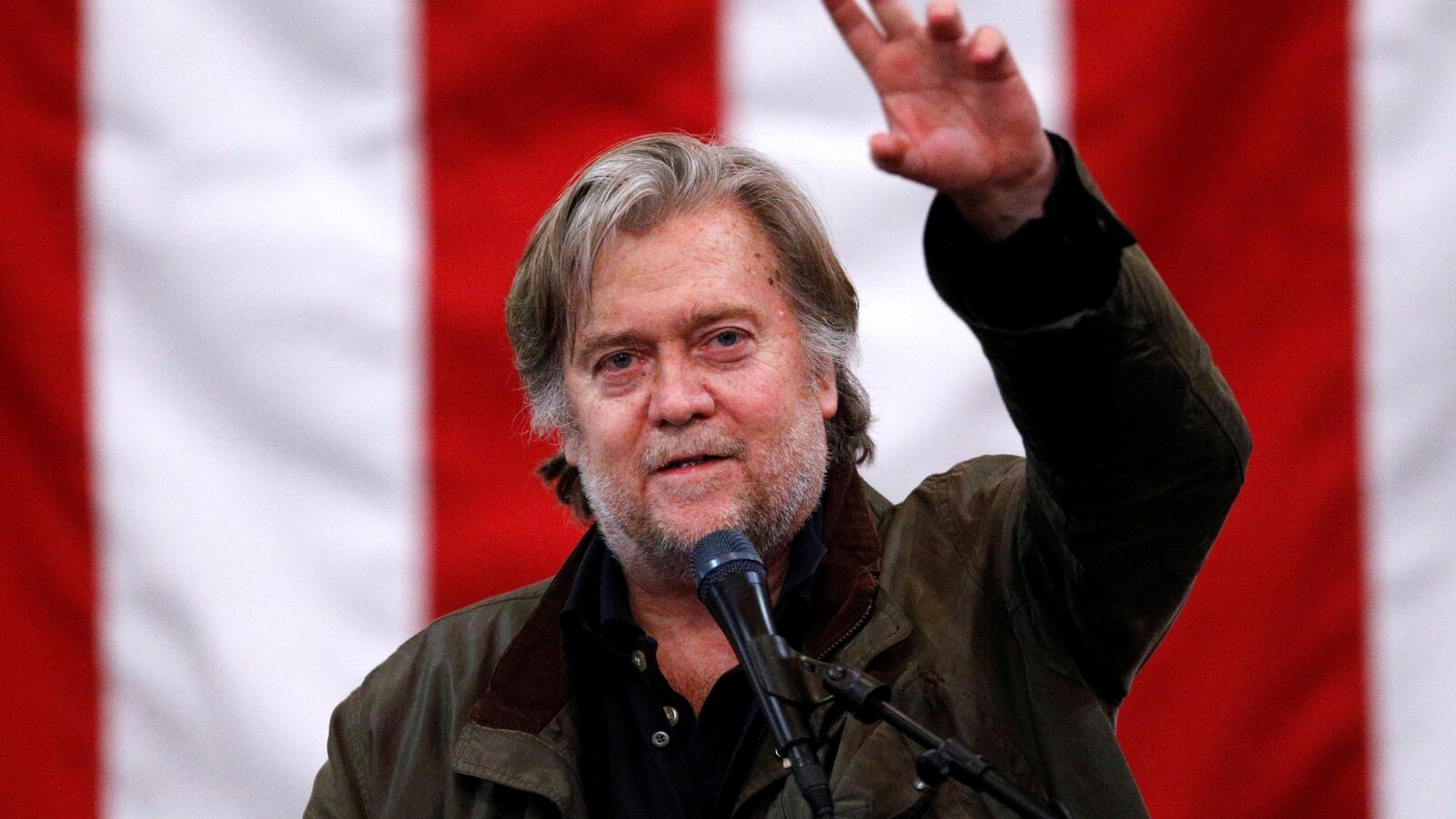 Former White House Chief Strategist Steve Bannon speaks during a campaign rally for Republican candidate for U.S. Senate Judge Roy Moore in Midland City, Alabama, U.S., December 11, 2017. REUTERS/Jonathan Bachman - RC1F0BDDAA70