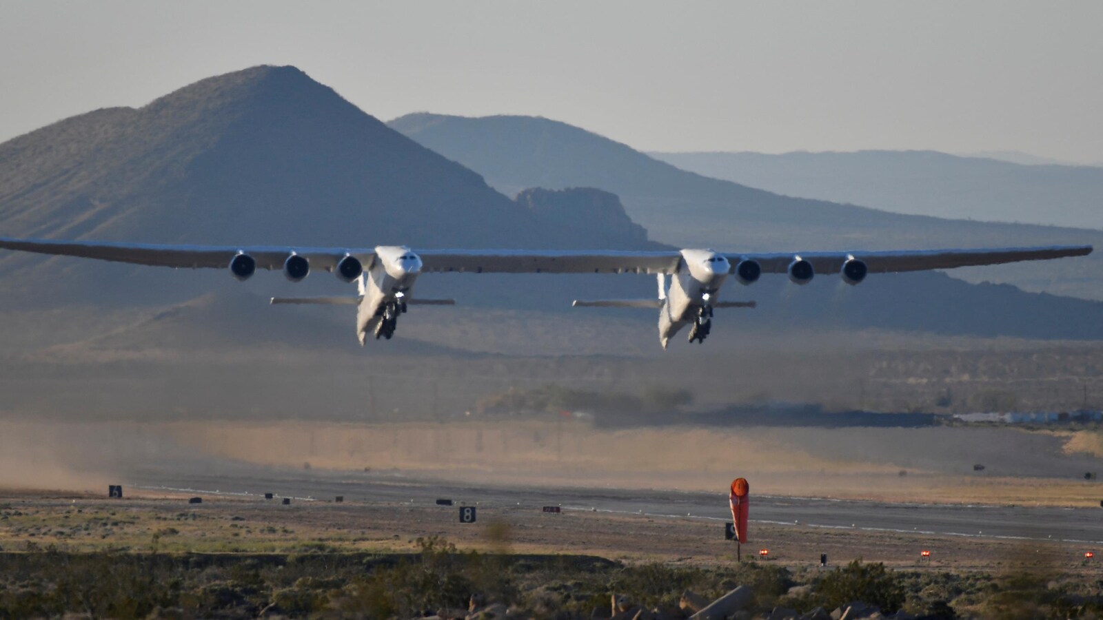 Un aperçu de l'avion Stratolaunch développé par la compagnie du même nom