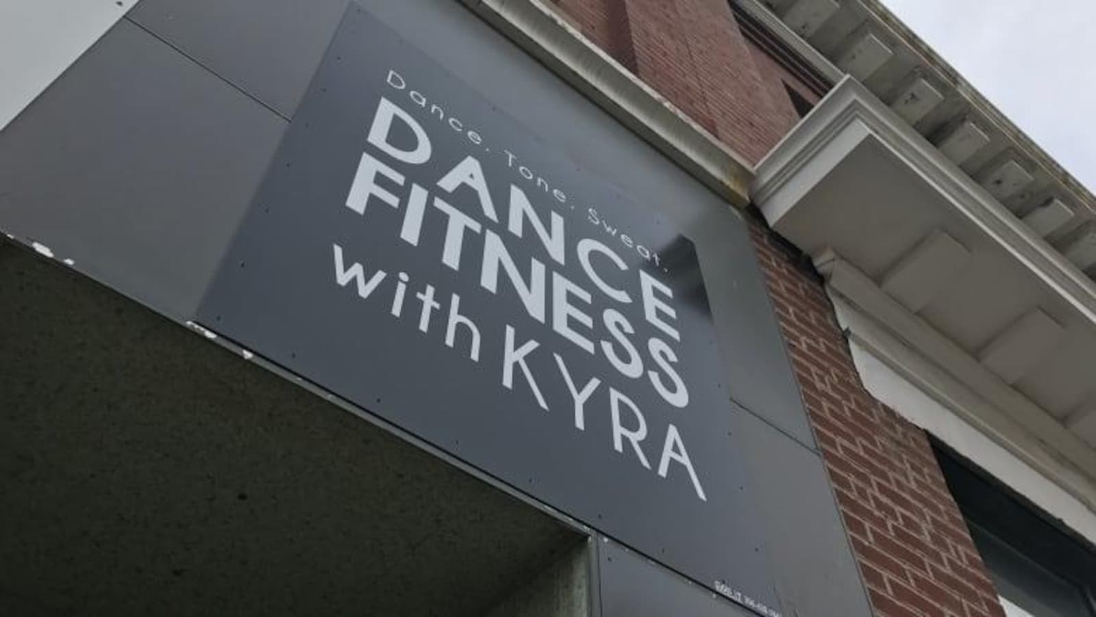 L'affiche du studio Dance Fitness with Kyra