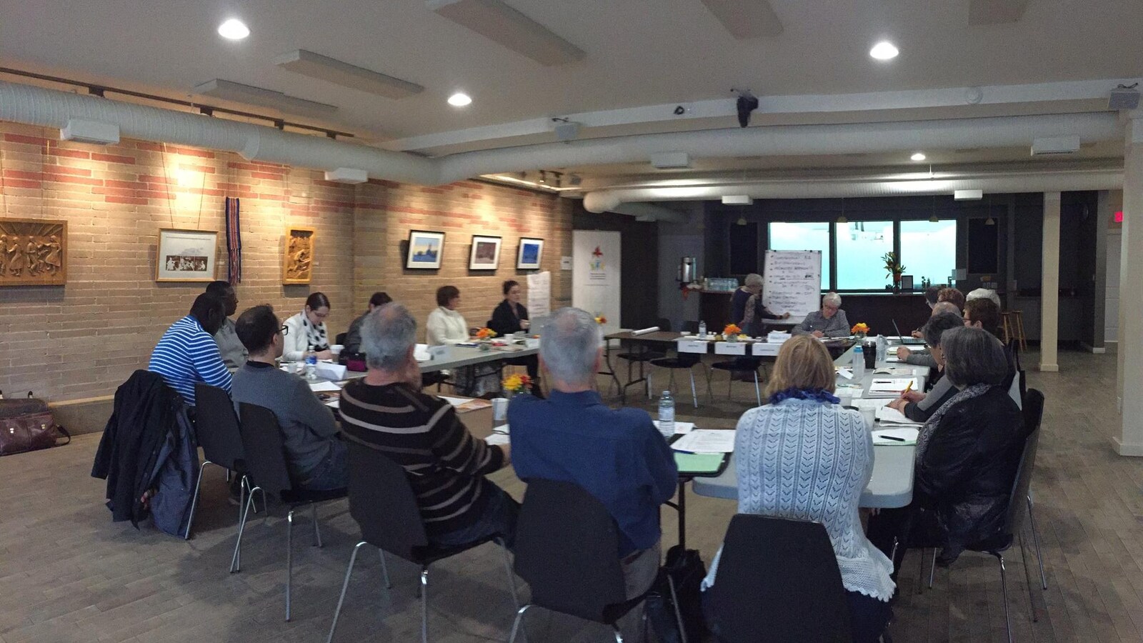 Photo des élus de la Table des élus de l'Assemblée communautaire fransaskoise à Saskatoon.