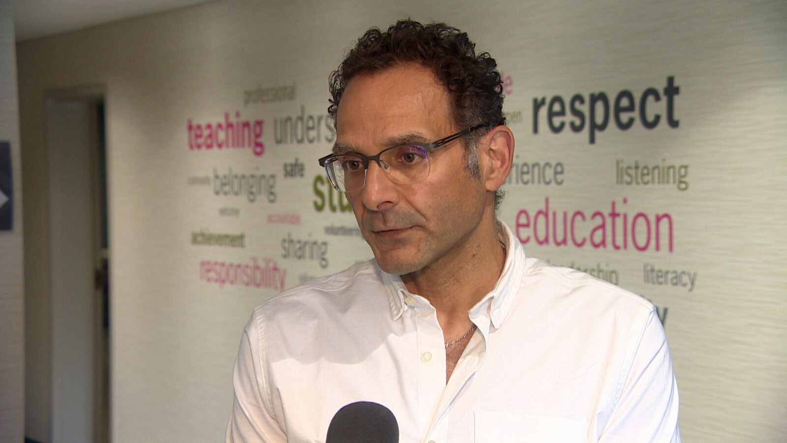 Le superviseur des communications de la Division scolaire publique de Regina, Terry Lazarou