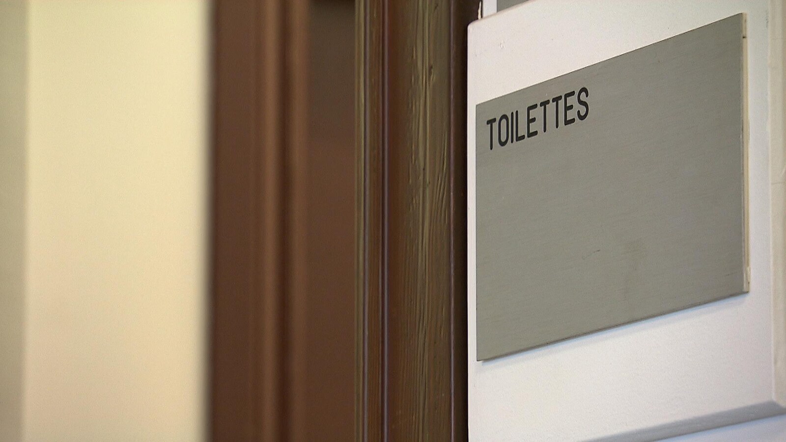 Des toilettes neutres