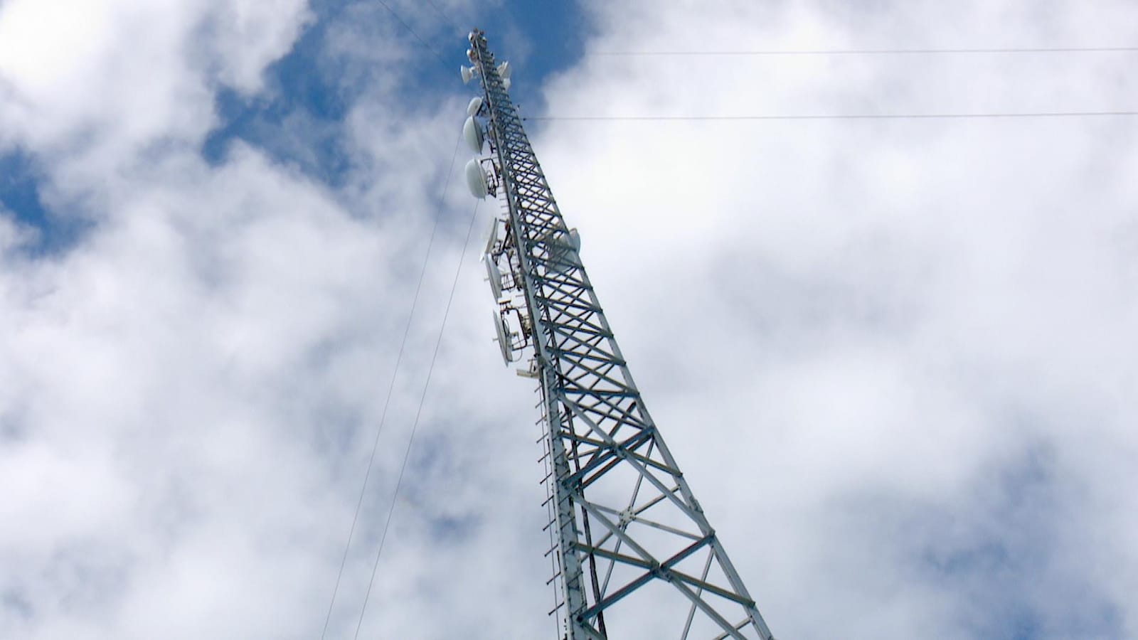 Une tour de télécommunications