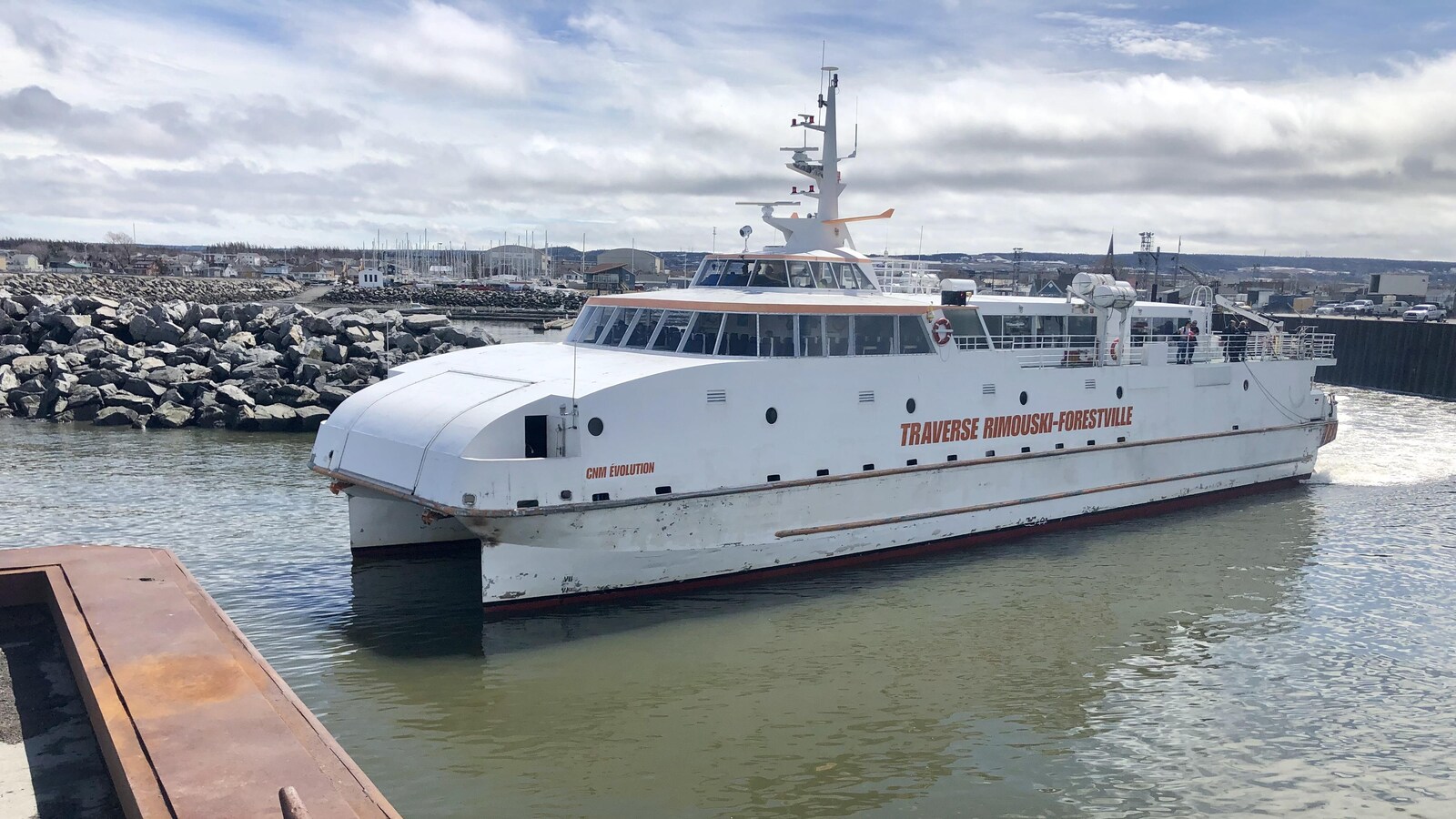 traversier catamaran rimouski