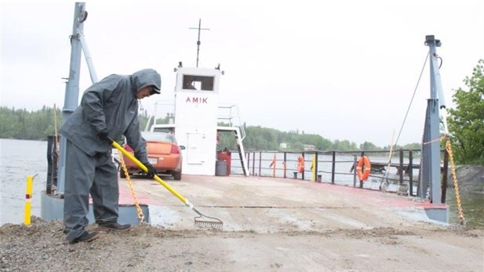 Le traversier de la Première Nation Shoal Lake 40 permet de relier la communauté à la terre ferme.