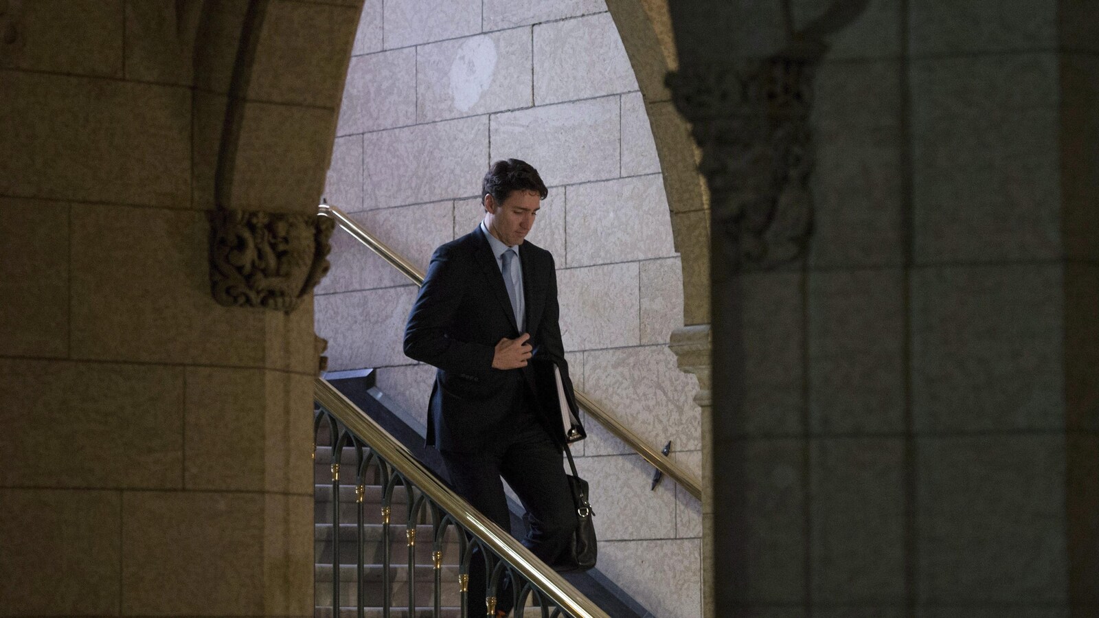Le premier ministre du Canada Justin Trudeau se dirige vers la Chambre des communes, le vendredi 7 avril 2017