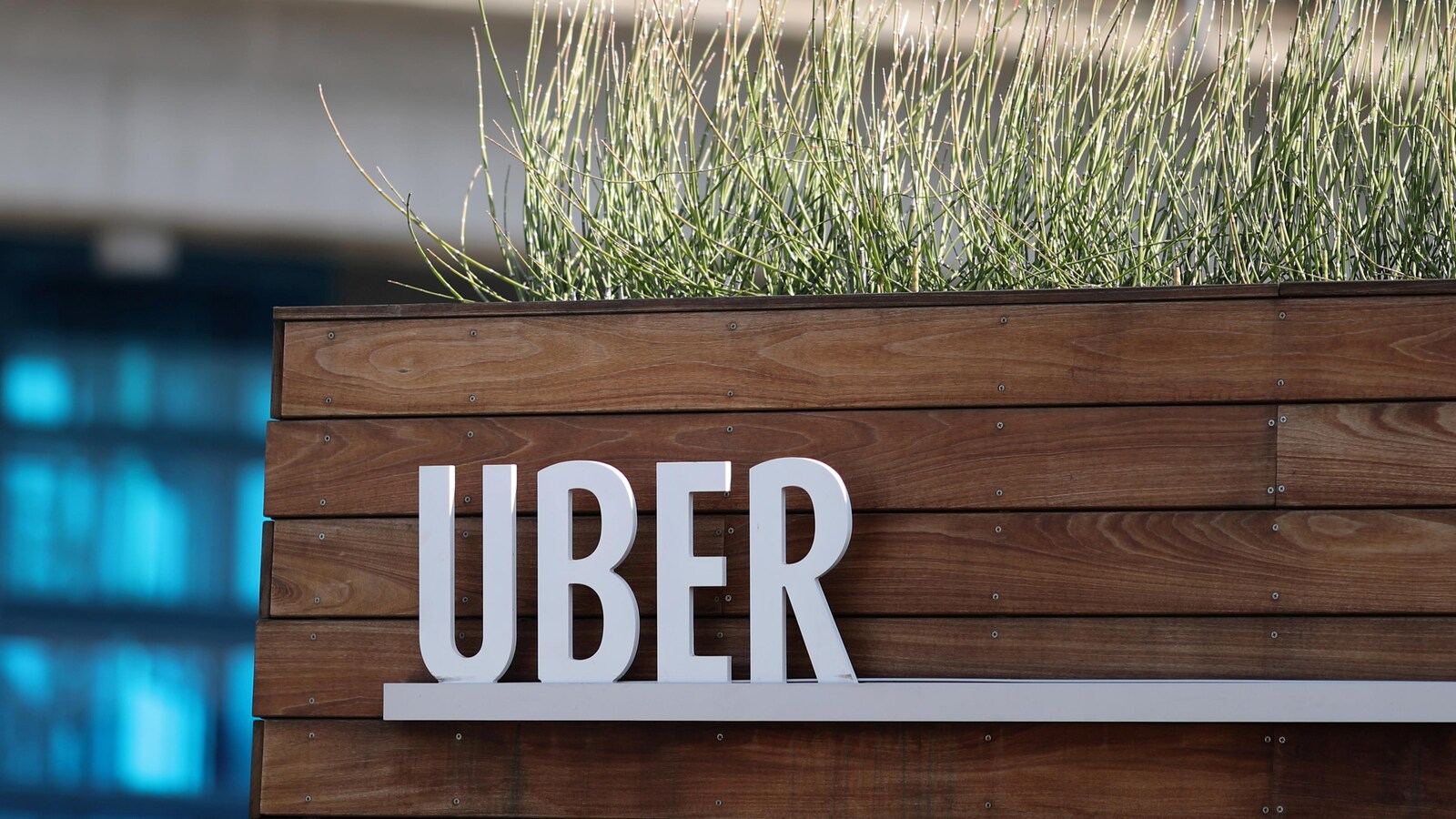 L'enseigne installée devant le siège social de Uber, en Californie