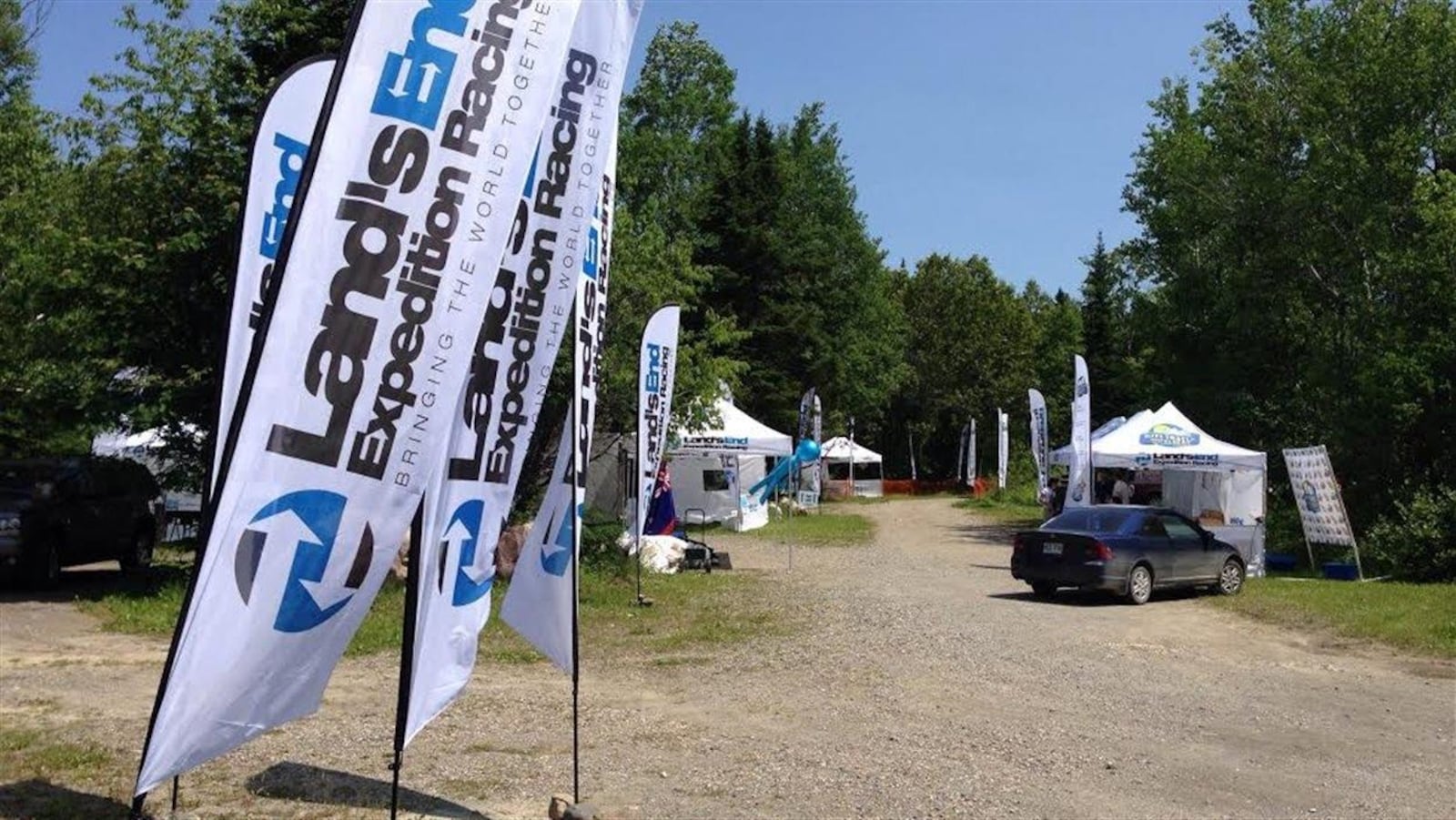 Kiosques et banderolles de l'Ultra Trail du mont Albert