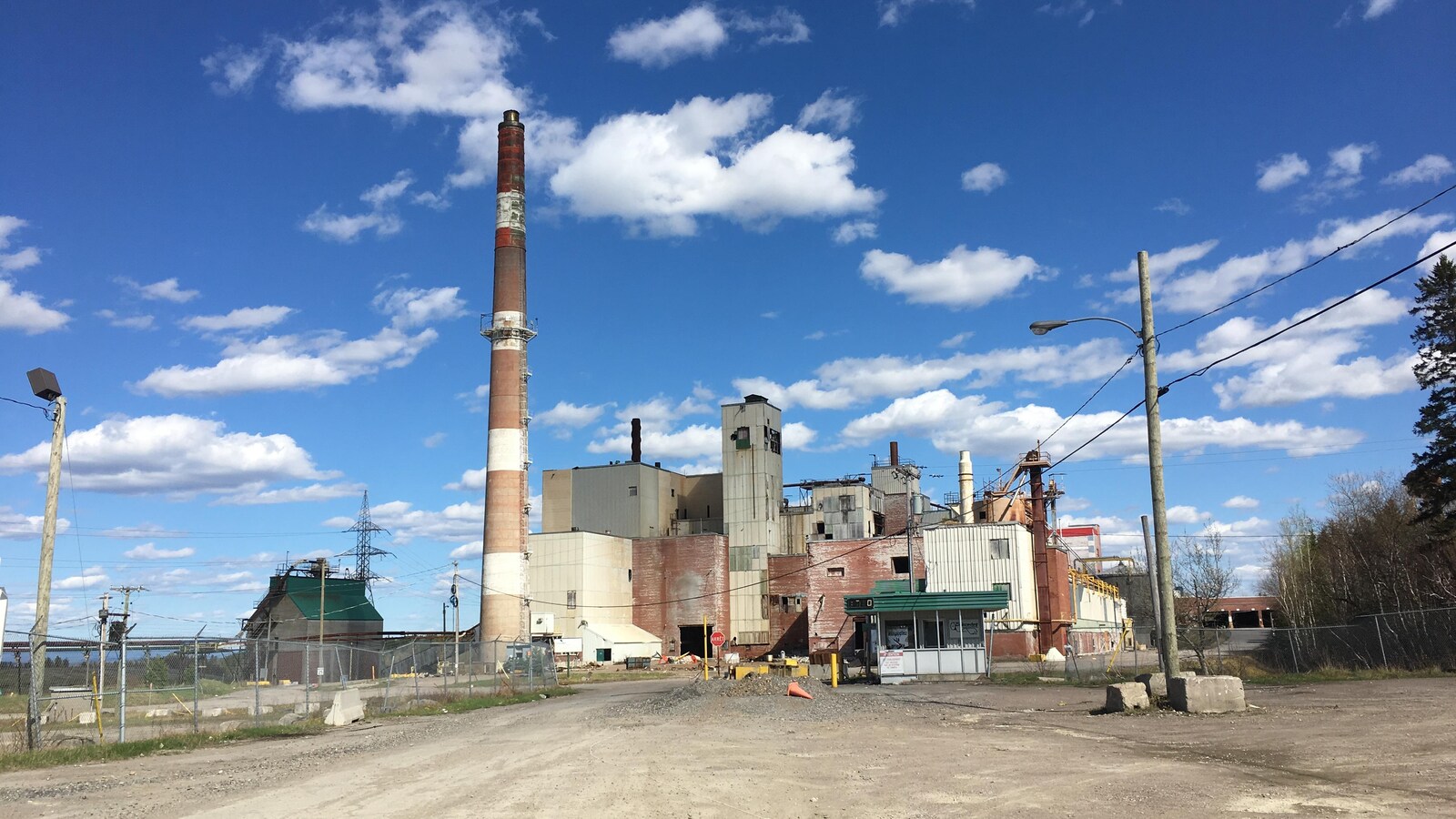 Bay Shore à Saguenay pour parler de la sécurité sur le site de l'ancienne cartonnerie de