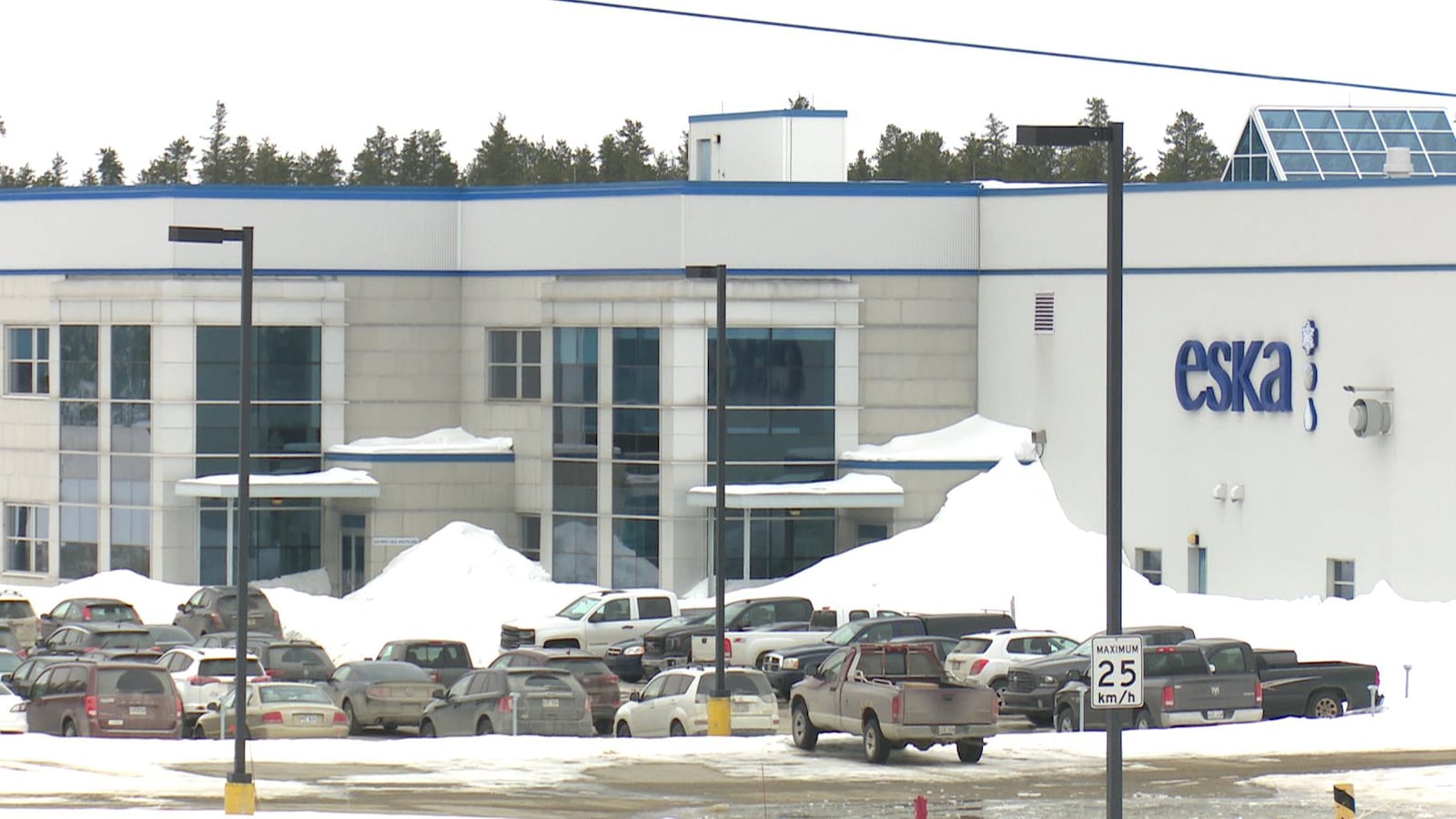 L'usine d'embouteillage de la compagnie Eska, située à St-Mathieu-d'Harricana, près d'Amos, en Abitibi-Témiscamingue.