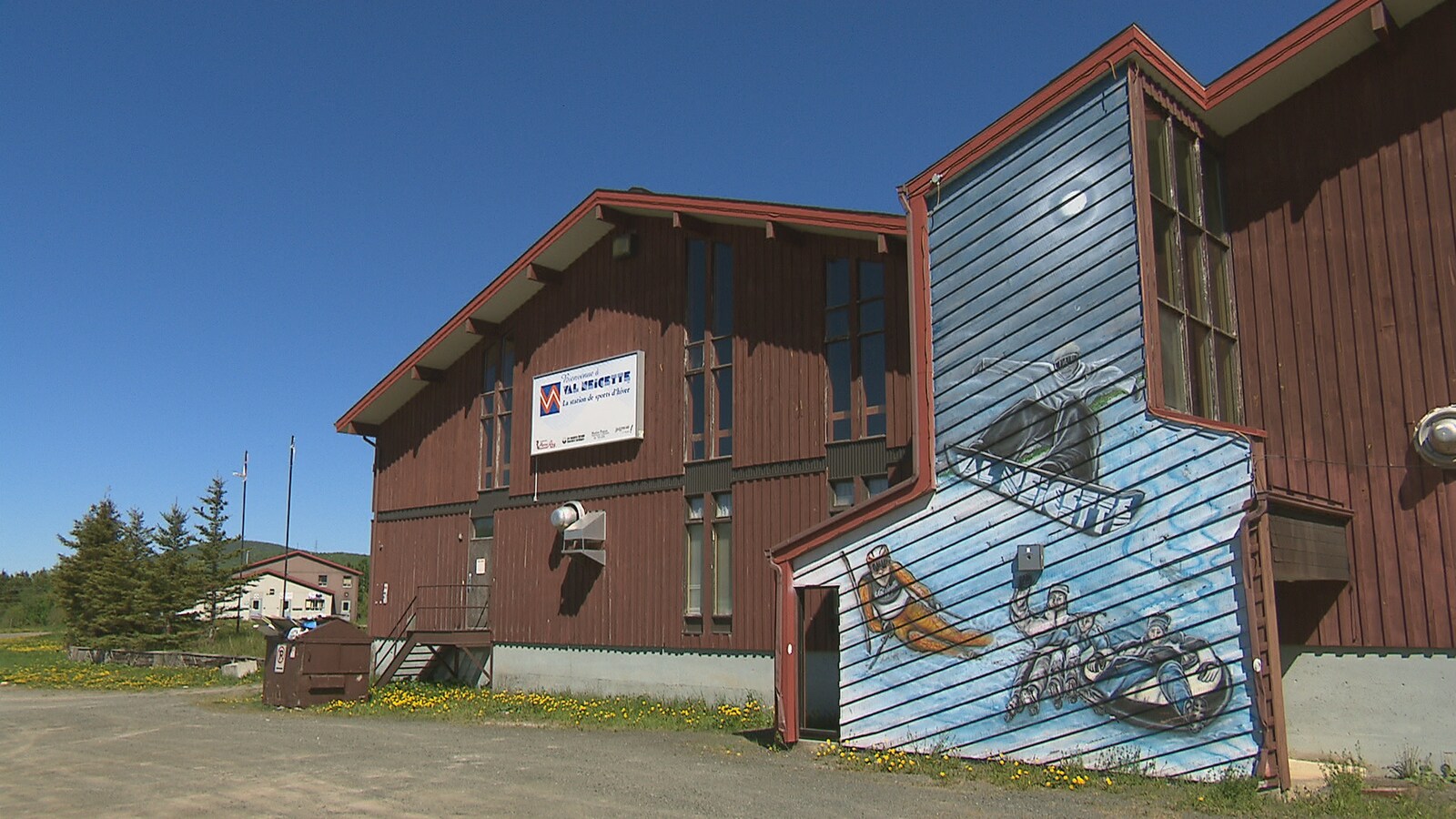chalet de la station de ski en été