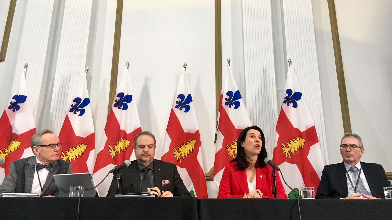 Valérie Plante présente son budget en conférence de presse.