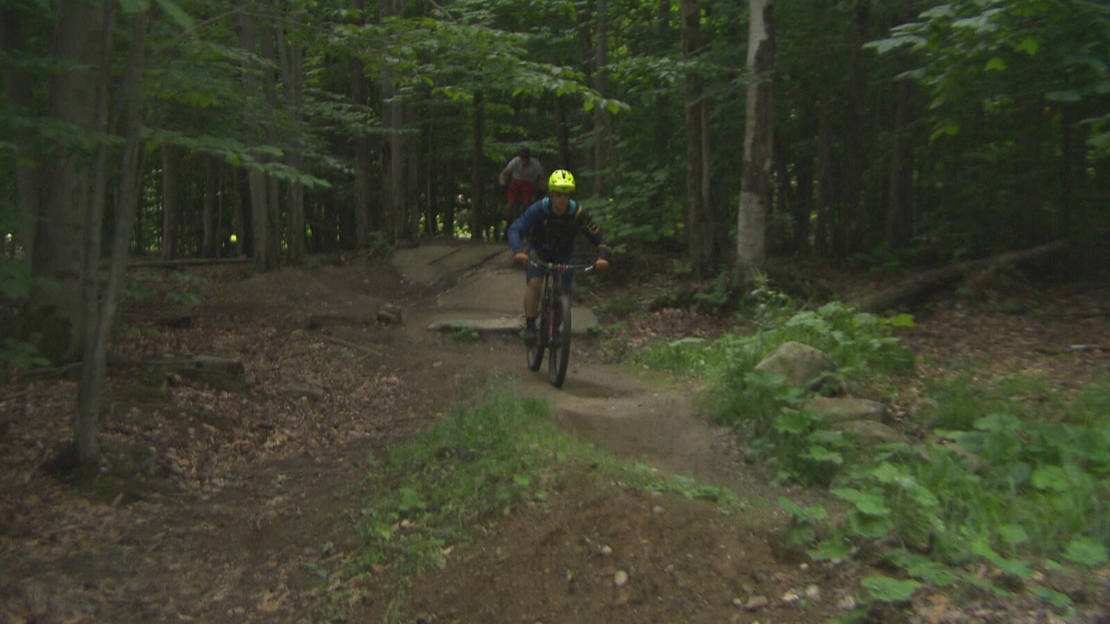 À Sherbrooke, une pétition circule pour permettre l'usage du vélo de montagne sur le mont J.-S Bourque.