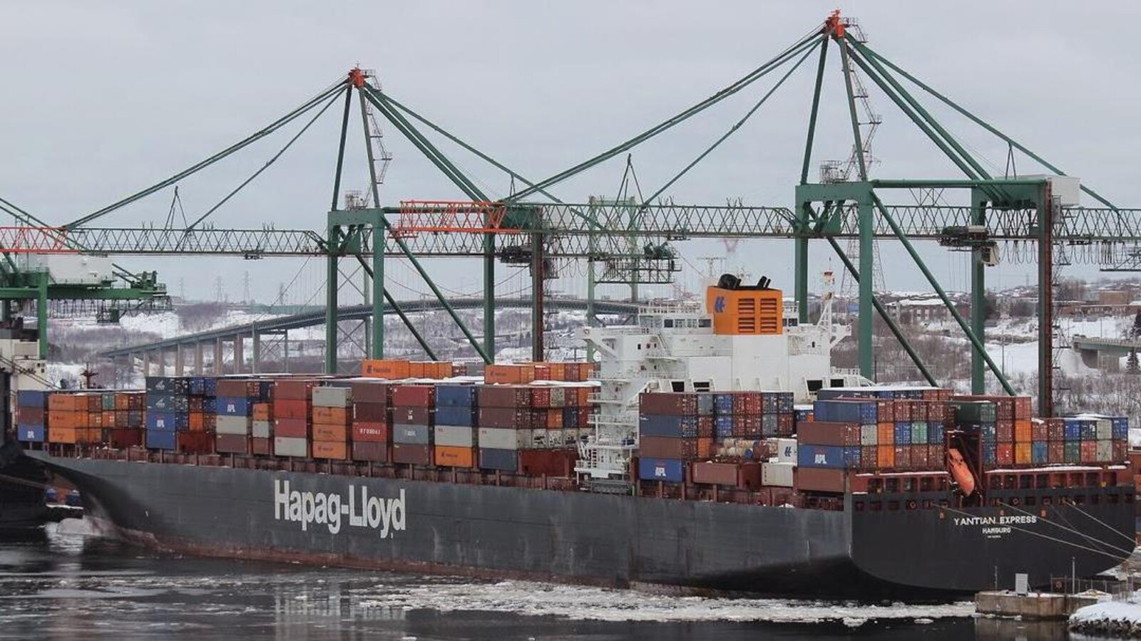 Le Yantian Express à Halifax en hiver.