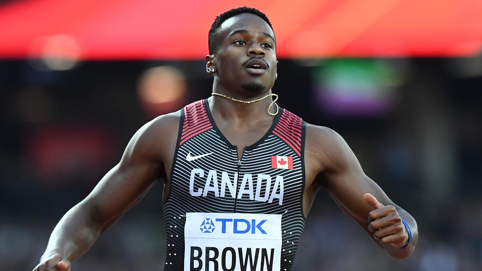 Aaron Brown en qualifications du 200 m aux mondiaux de Londres