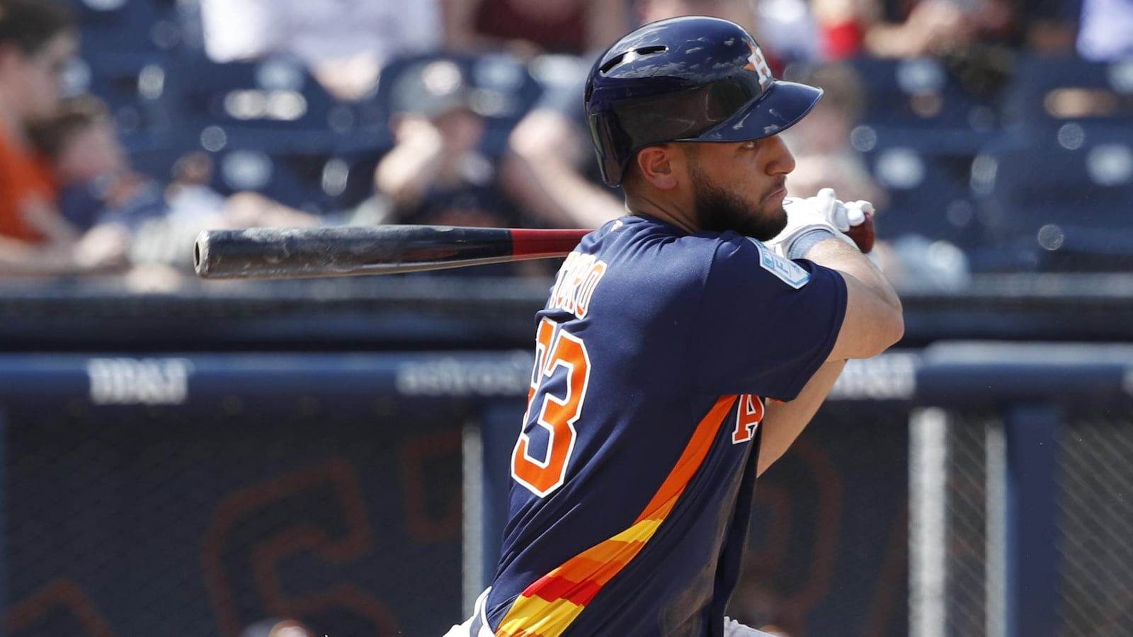 Abraham Toro s'élance dans un match préparatoire des Astros de Houston le 24 février