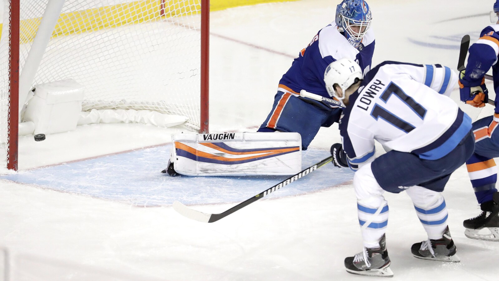 Adam Lowry des Jets a inscrit un but en troisième période.