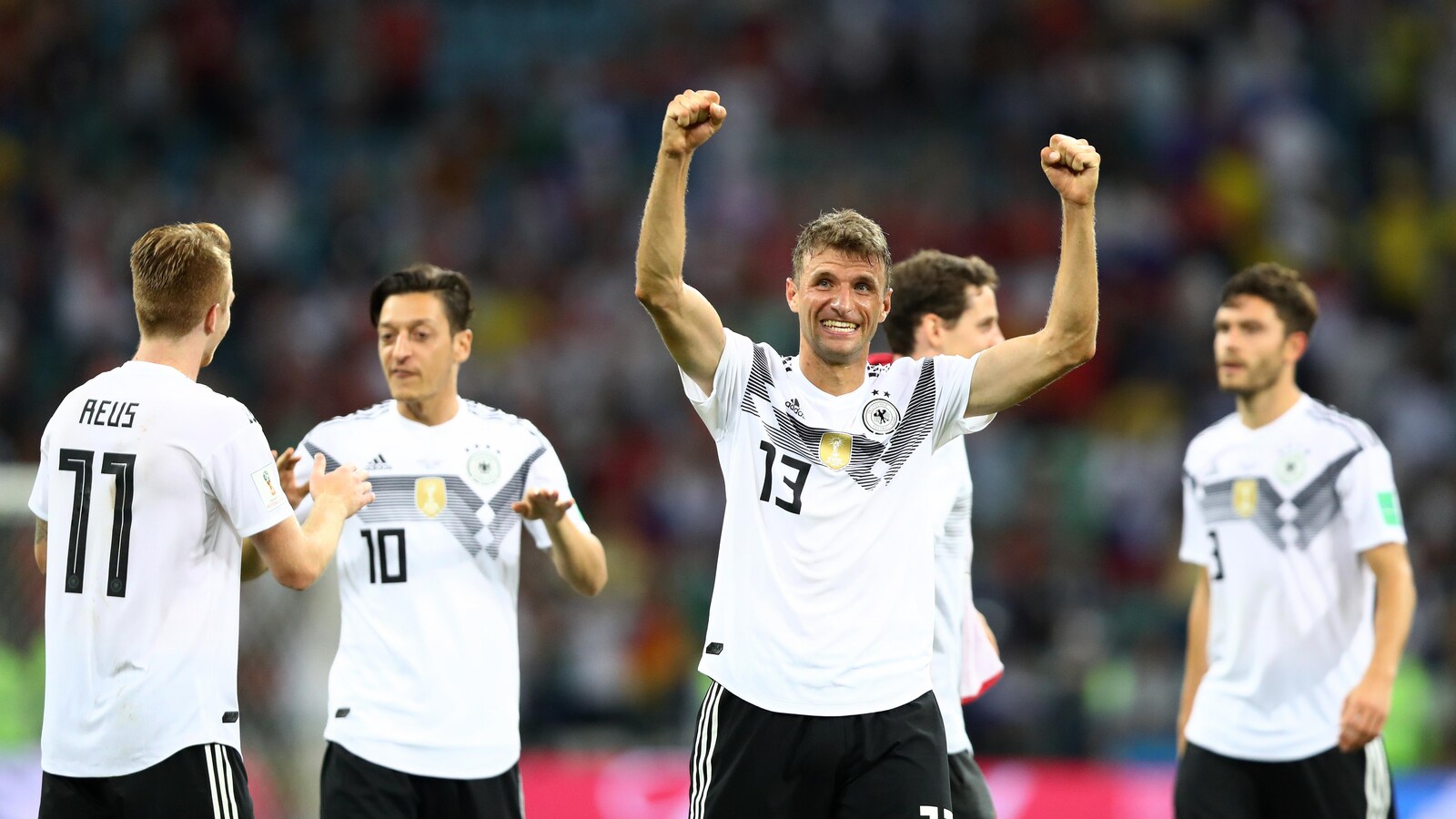 Les Allemands célèbrent leur victoire contre les Suédois.