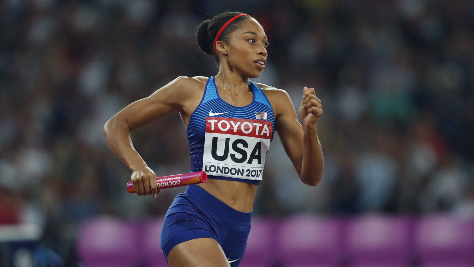 Allyson Felix en action en finale du relais 4 x 400 m aux mondiaux de Londres, en 2017
