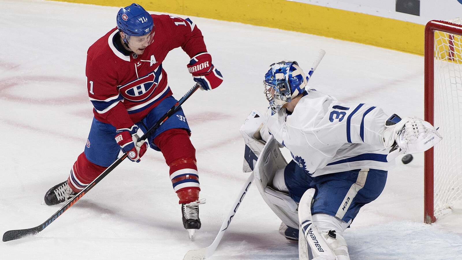 Brendan Gallagher marque contre Frederik Andersen.