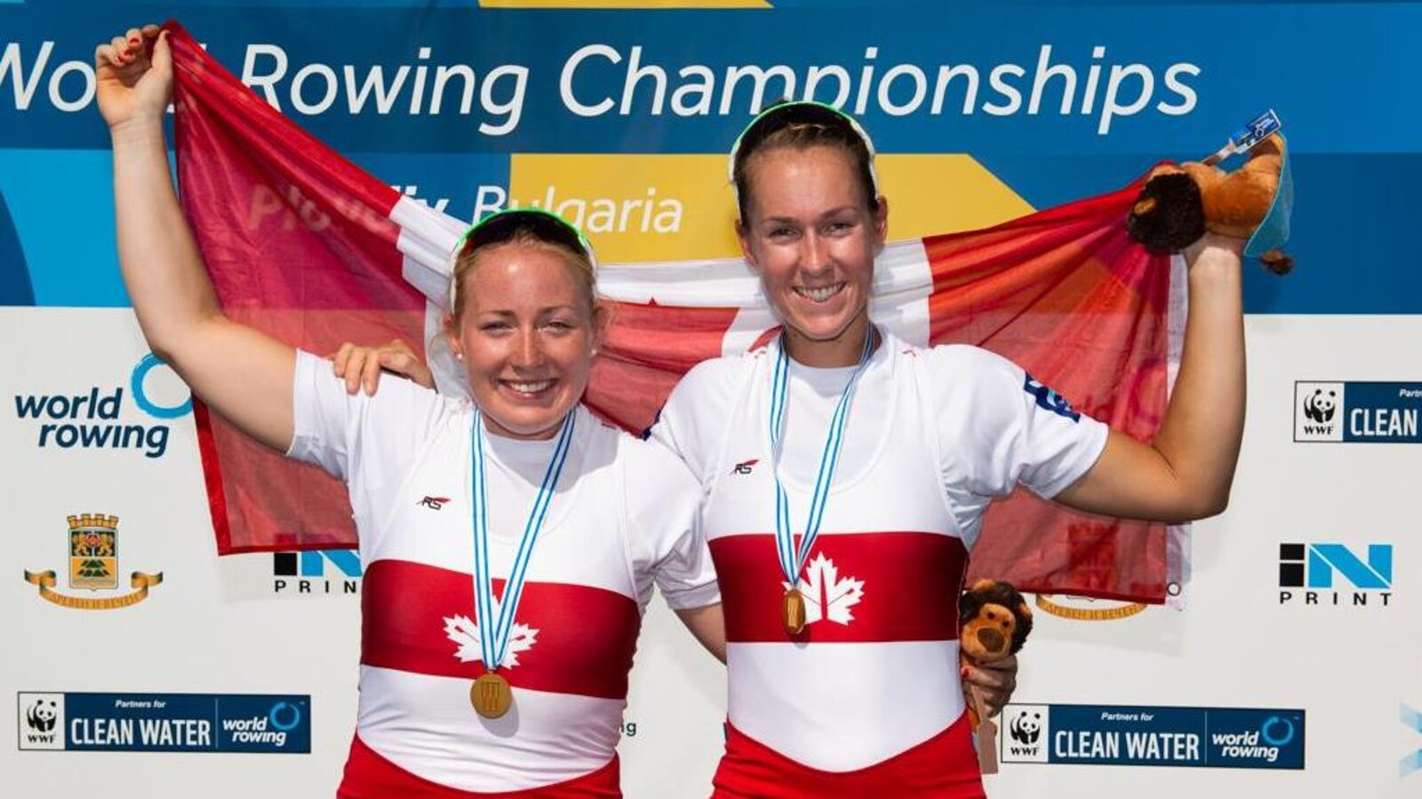 Caileigh Filmer (à gauche) and Hillary Janssens