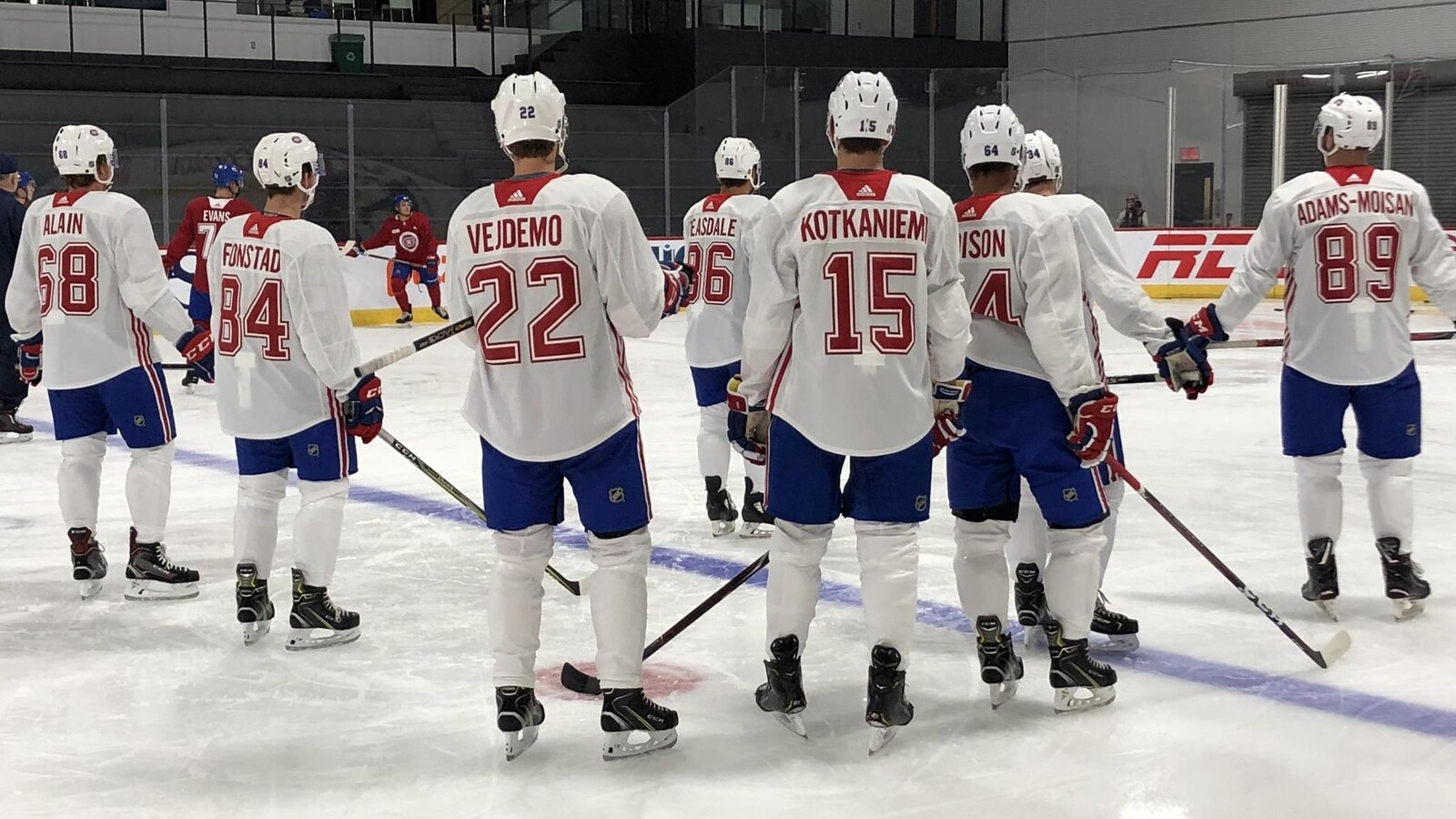 Le camp des recrues du Canadien de Montréal s'est mis en branle jeudi au Complexe sportif Bell de Brossard.