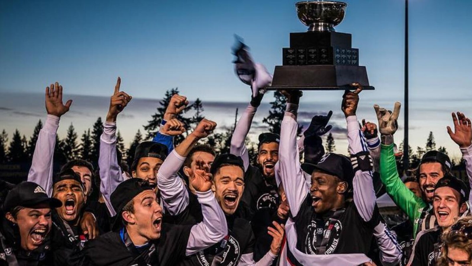 L'équipe de soccer des Carabins de l'Université de Montréal