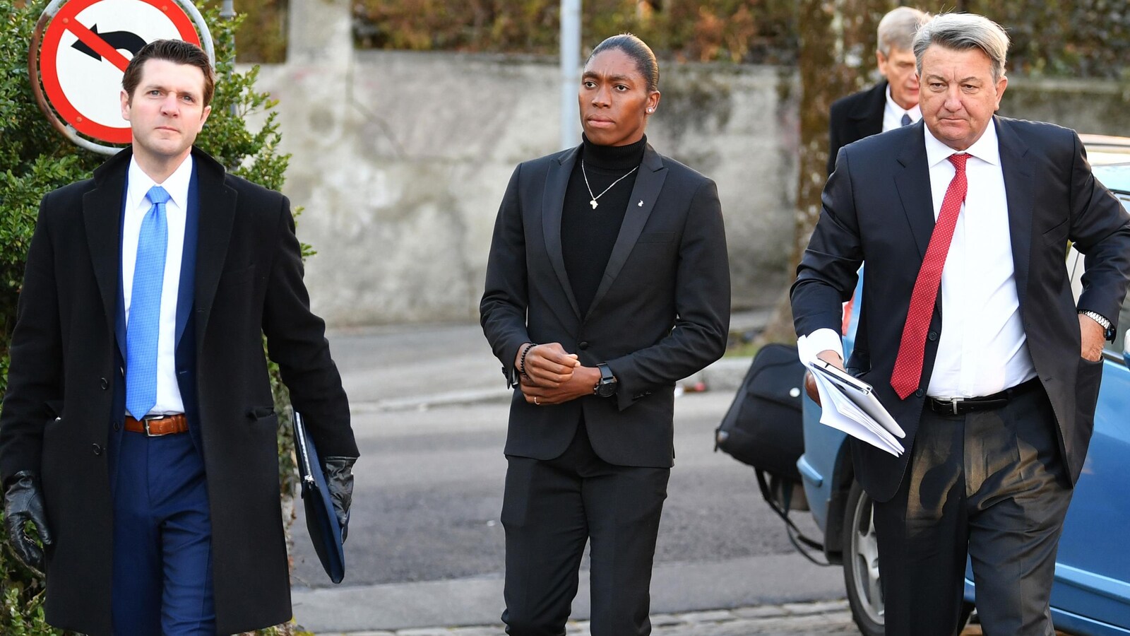 Caster Semenya à l'entrée du Tribunal arbitral du sport (TAS) à Lausanne
