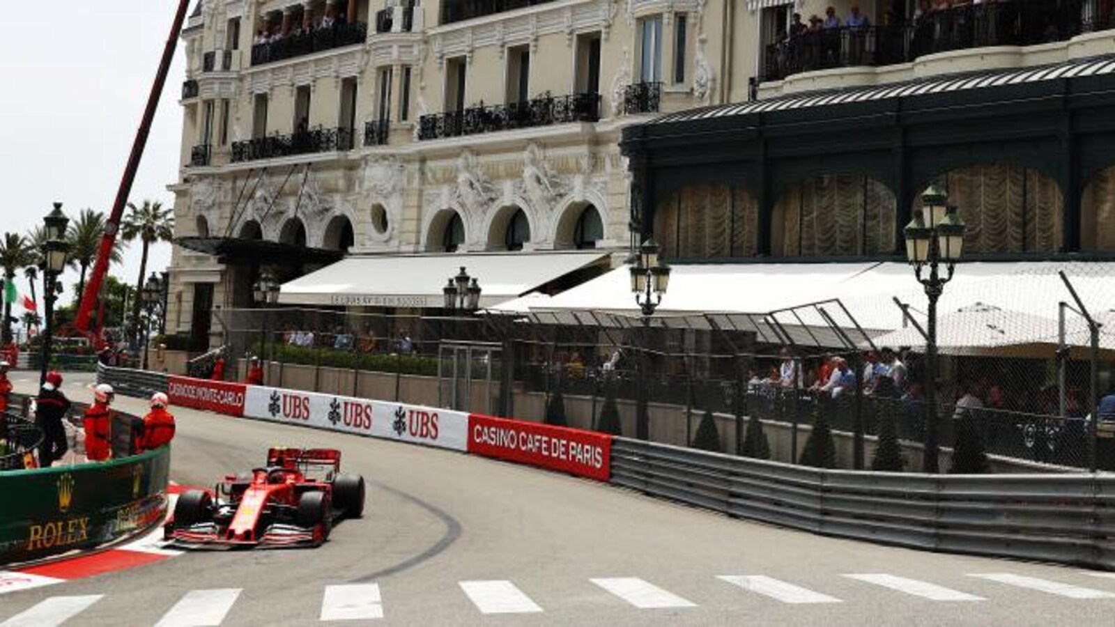 Charles Leclerc dans les rues de Monaco