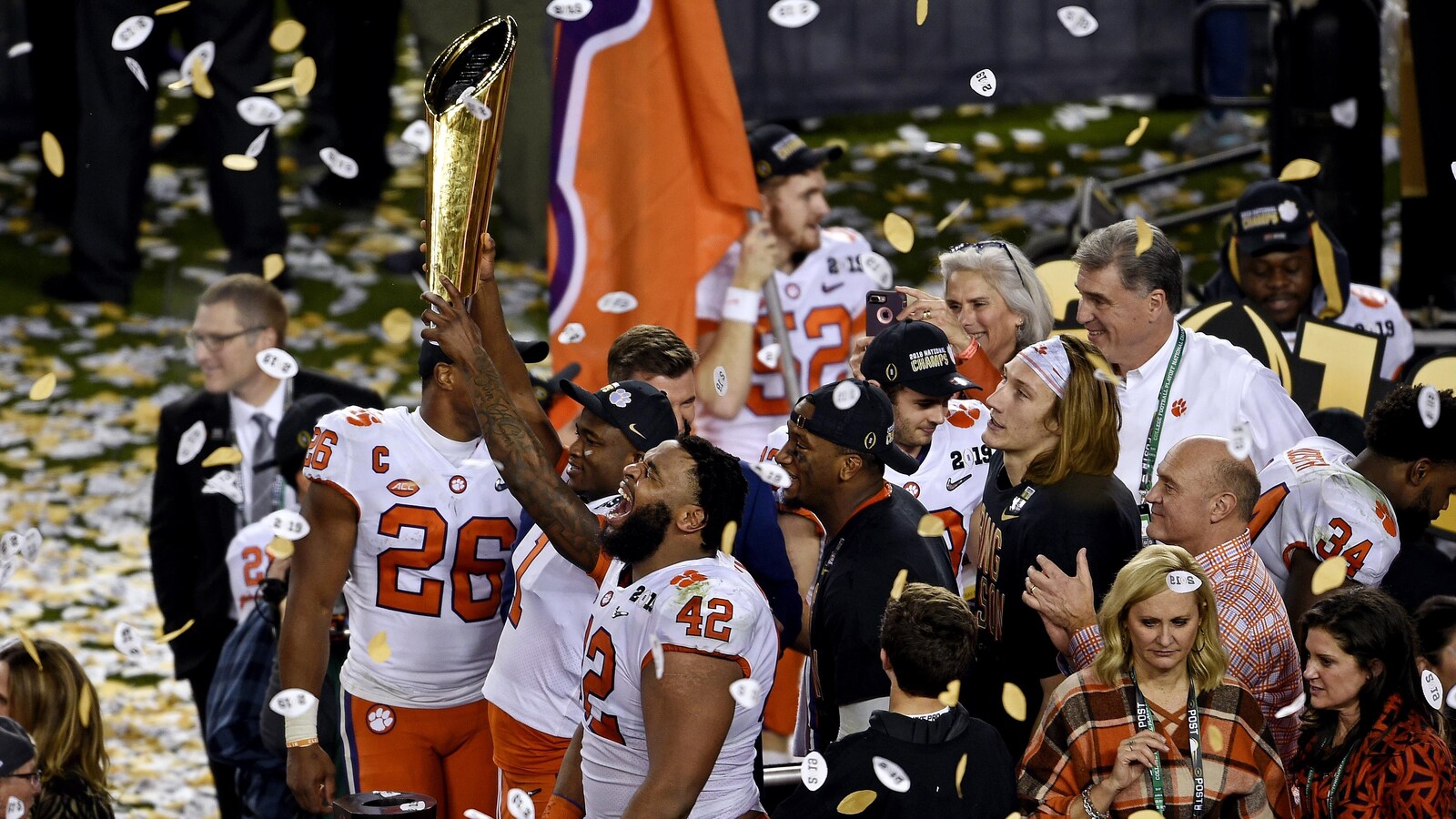 Les Tigers de l'Université Clemson célèbrent leur victoire.